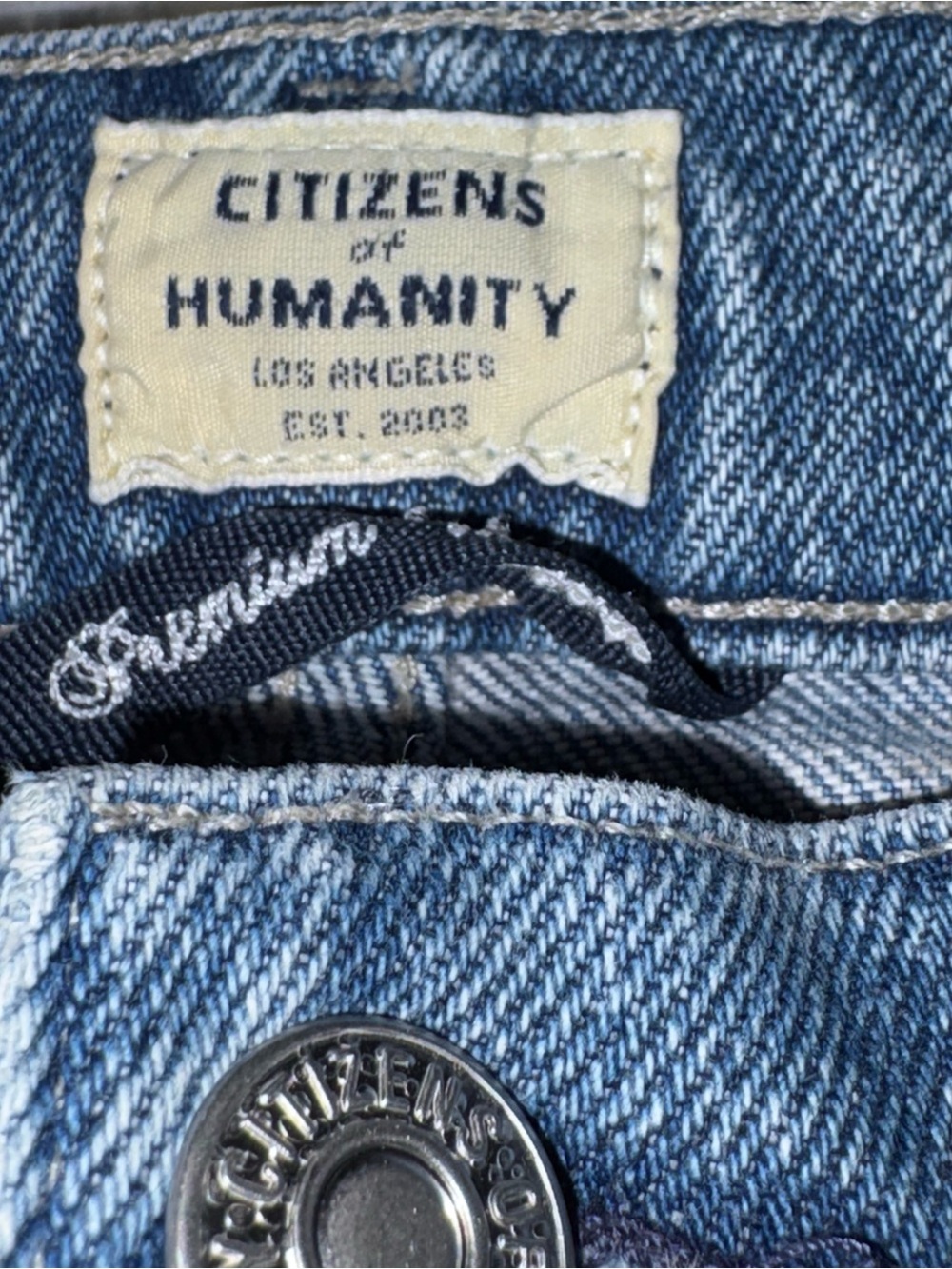 Citizens Of Humanity Straight Leg Jeans in Medium Blue Wash - Picture 4 of 8